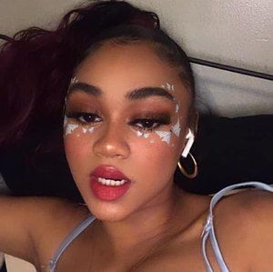 Meet your Posher, Alesia